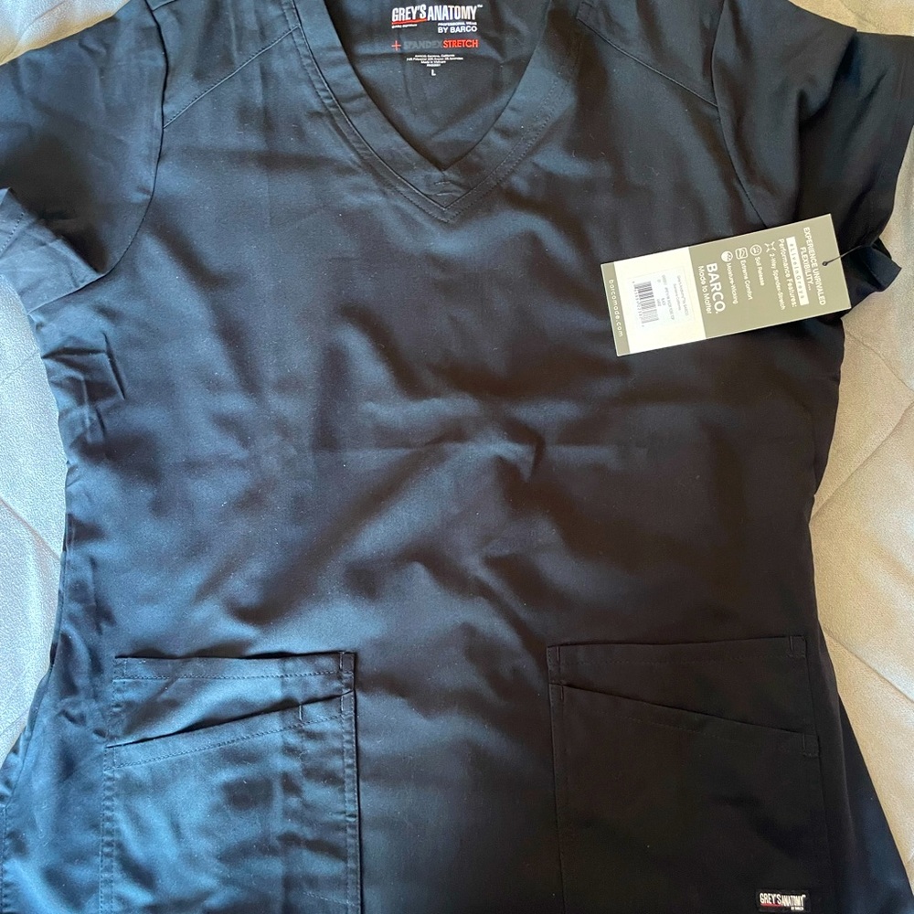 Black greys anatomy Large Scrub top